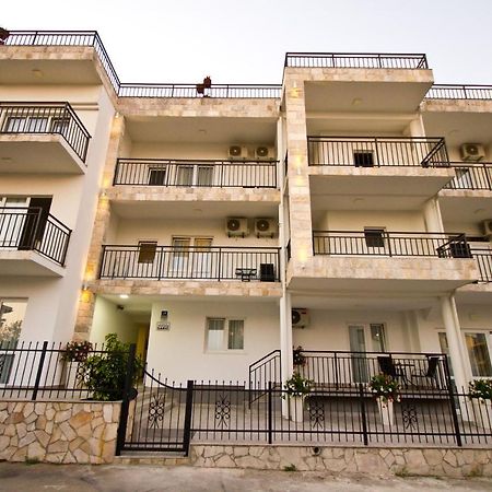 Apartments Saric Bar Luaran gambar