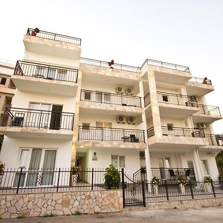 Apartments Saric Bar Luaran gambar
