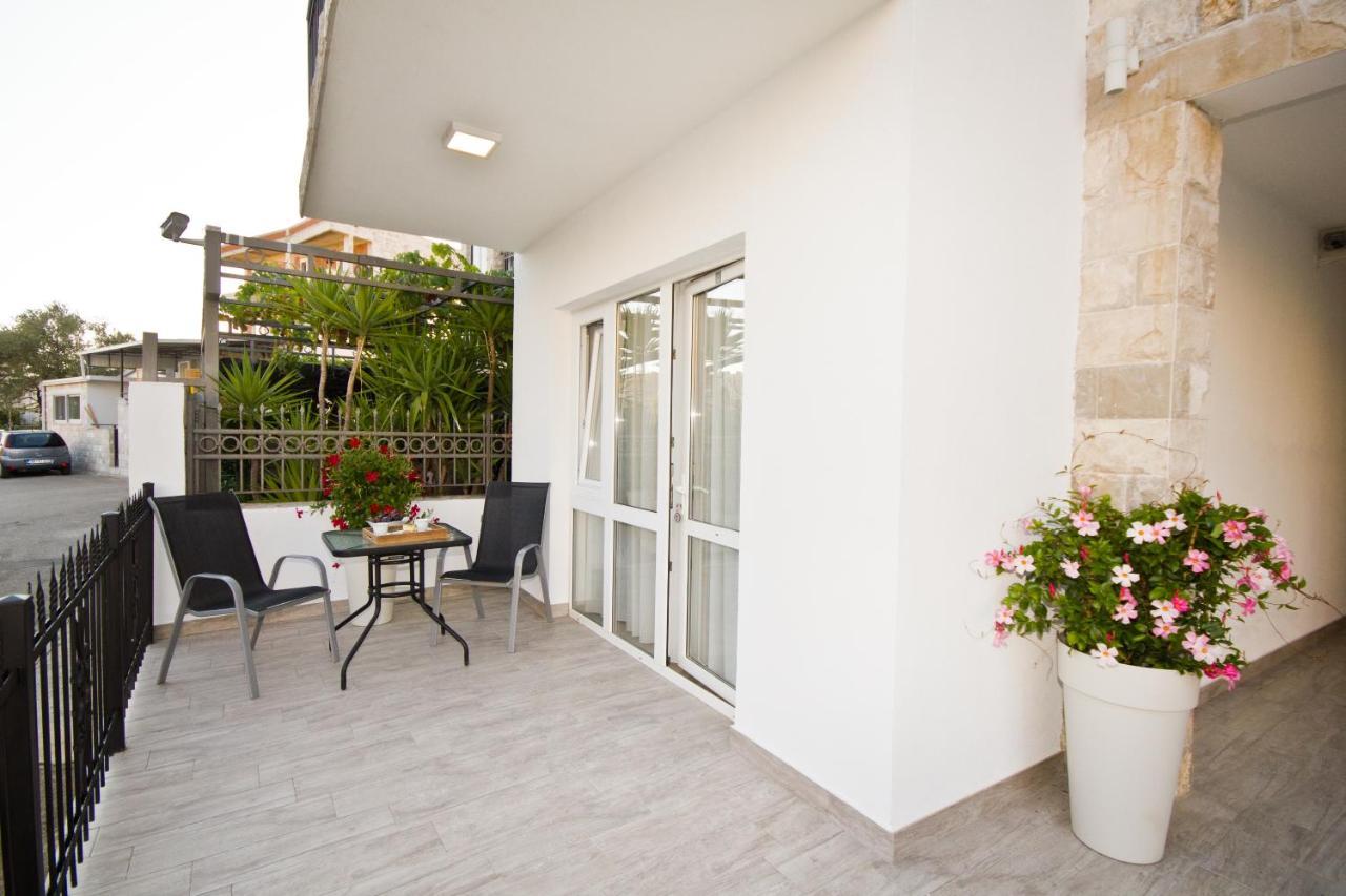 Apartments Saric Bar Luaran gambar