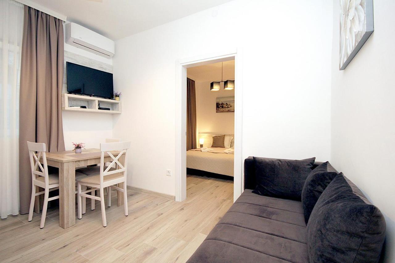 Apartments Saric Bar Luaran gambar