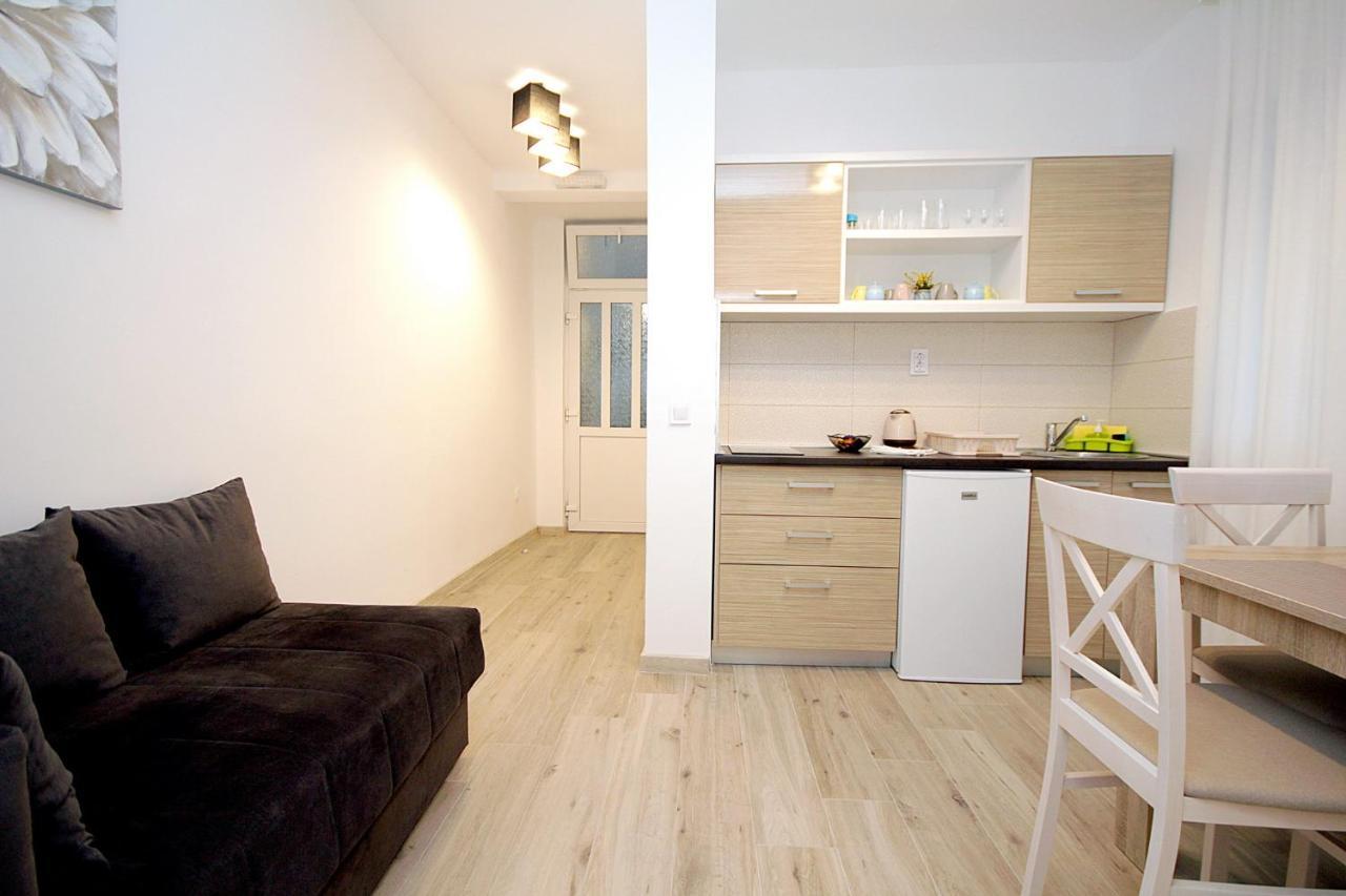 Apartments Saric Bar Luaran gambar