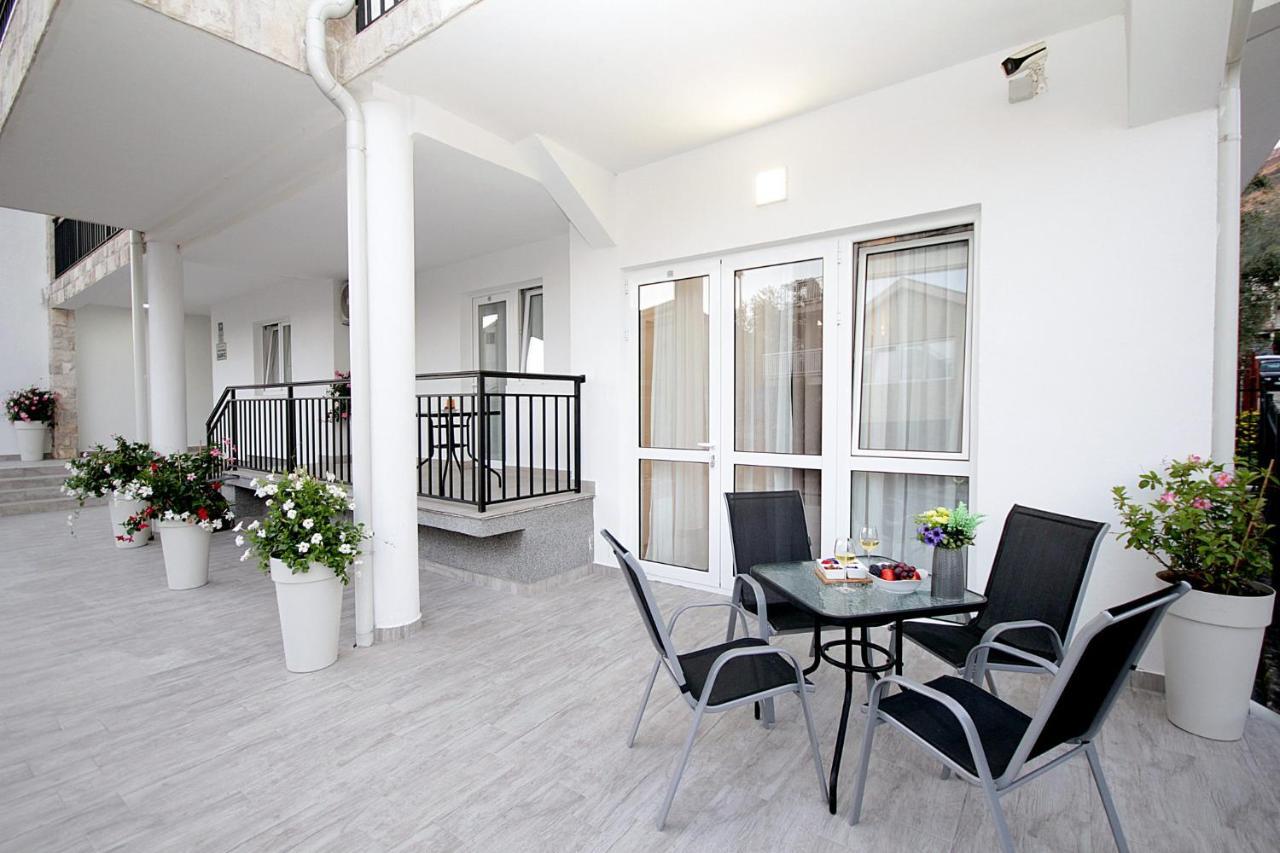 Apartments Saric Bar Luaran gambar