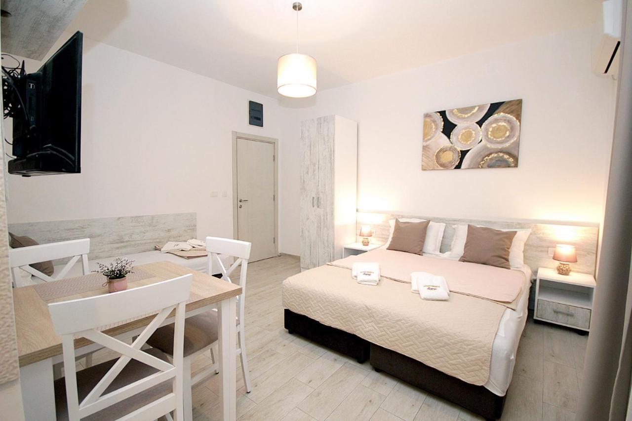 Apartments Saric Bar Luaran gambar