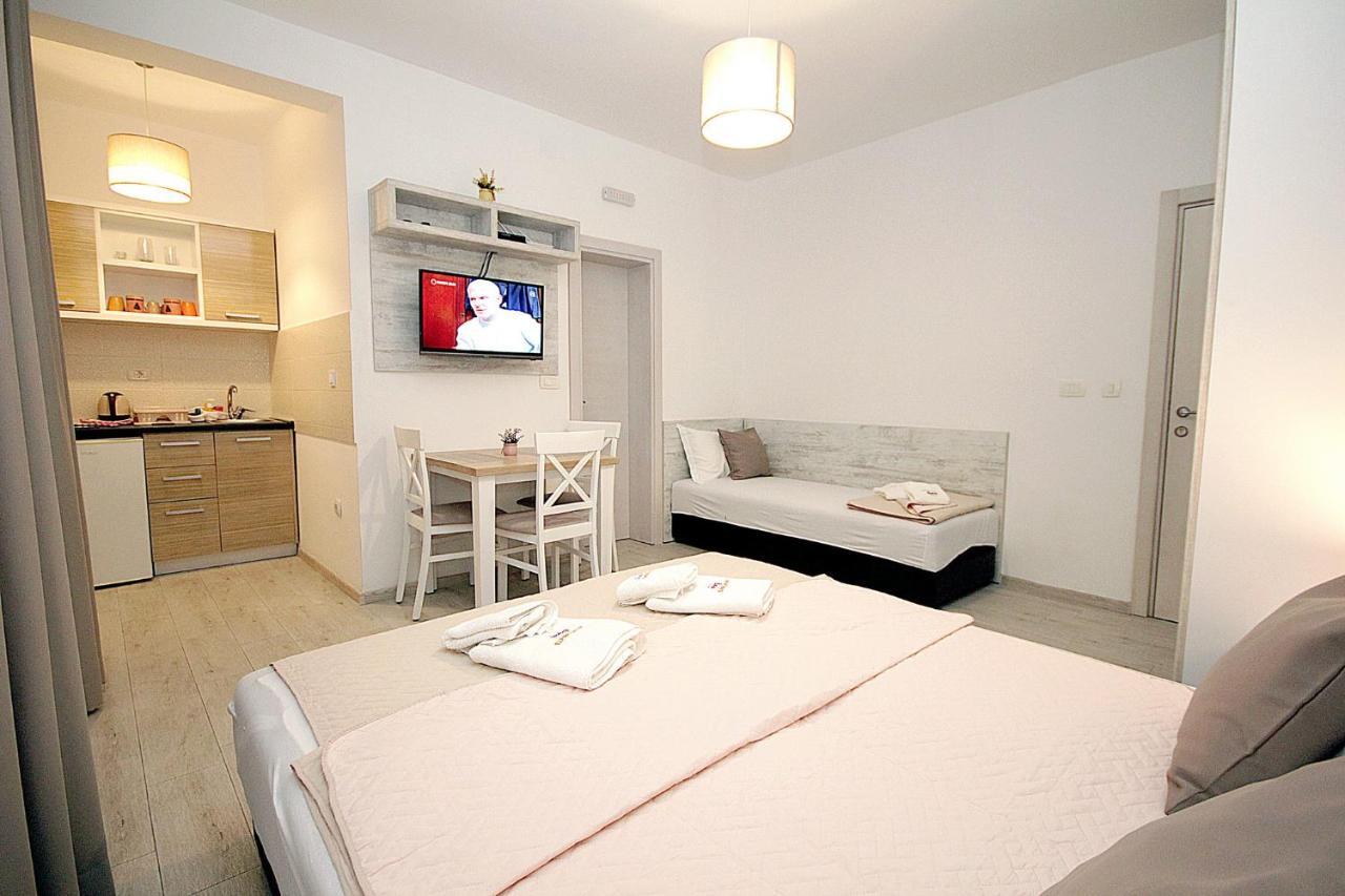 Apartments Saric Bar Luaran gambar
