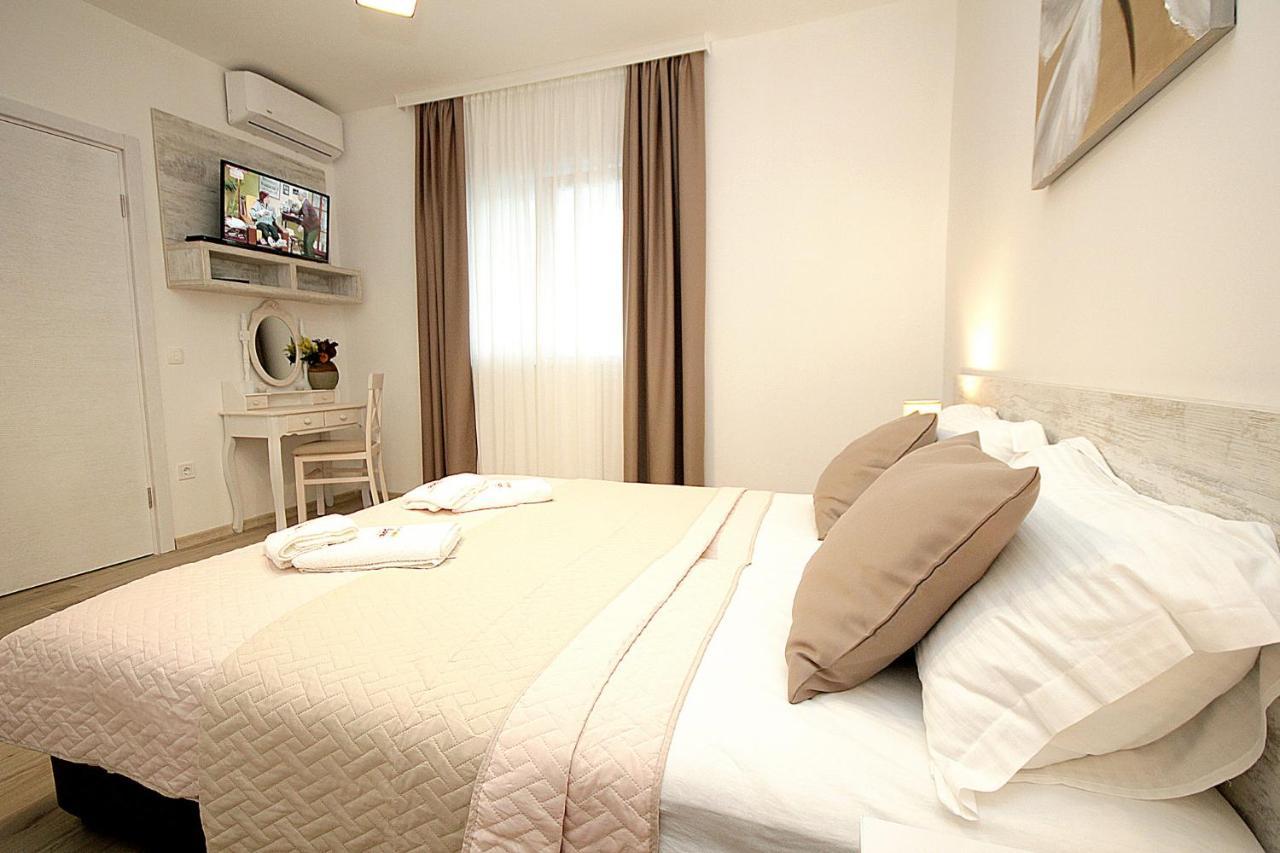 Apartments Saric Bar Luaran gambar