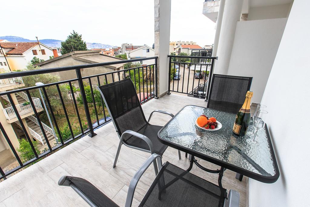 Apartments Saric Bar Luaran gambar