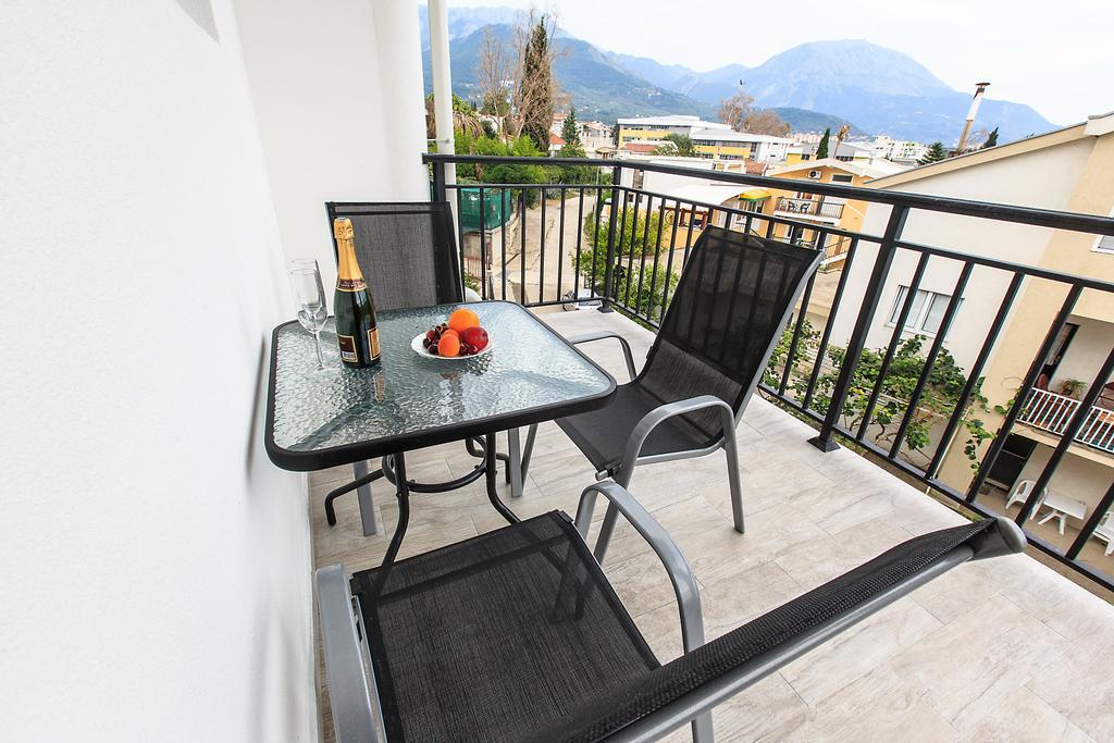 Apartments Saric Bar Luaran gambar