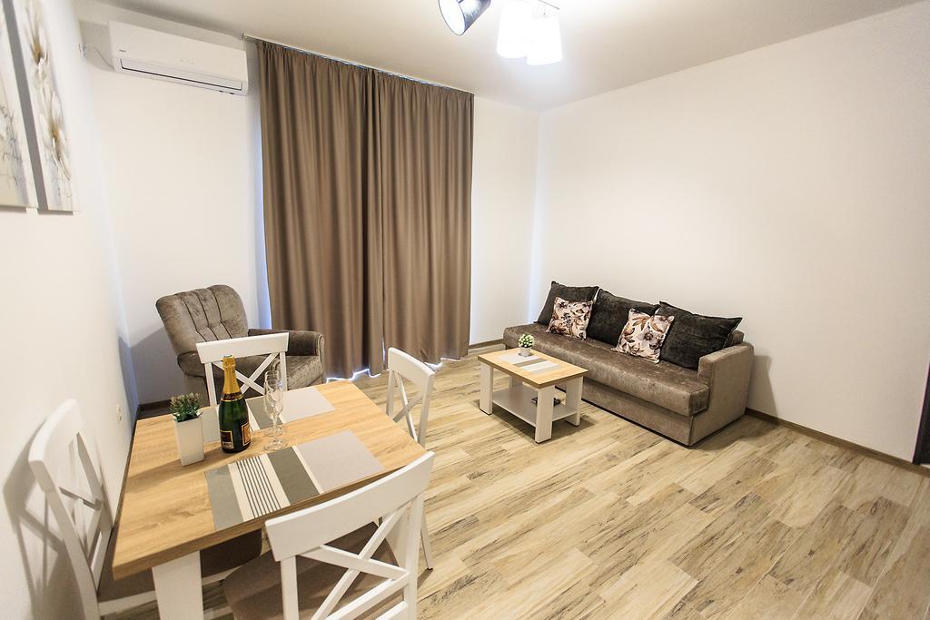 Apartments Saric Bar Luaran gambar