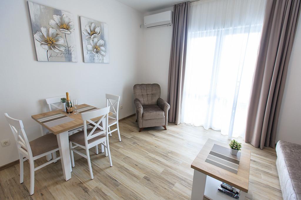 Apartments Saric Bar Luaran gambar