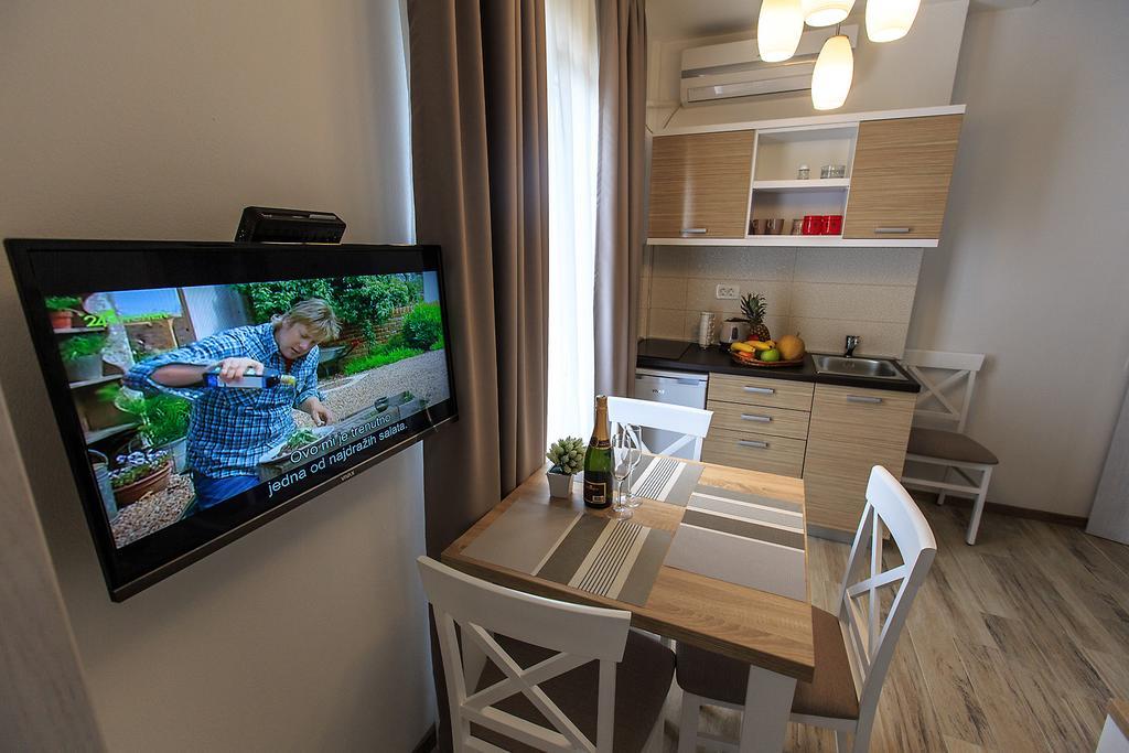 Apartments Saric Bar Luaran gambar