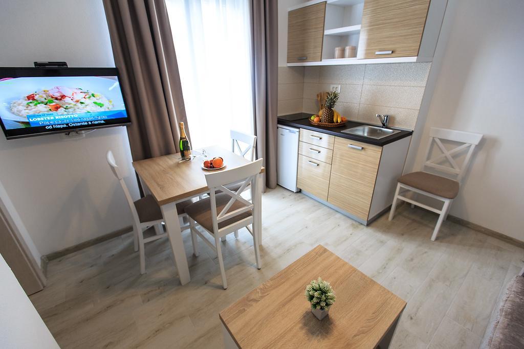 Apartments Saric Bar Luaran gambar