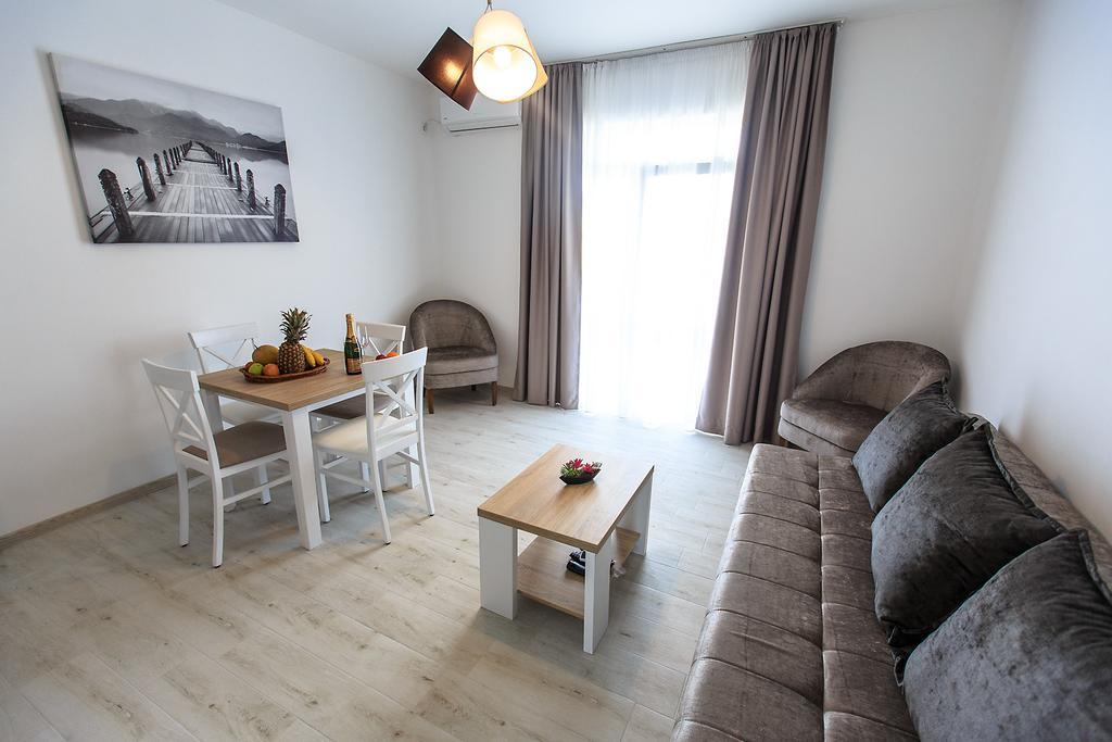 Apartments Saric Bar Luaran gambar