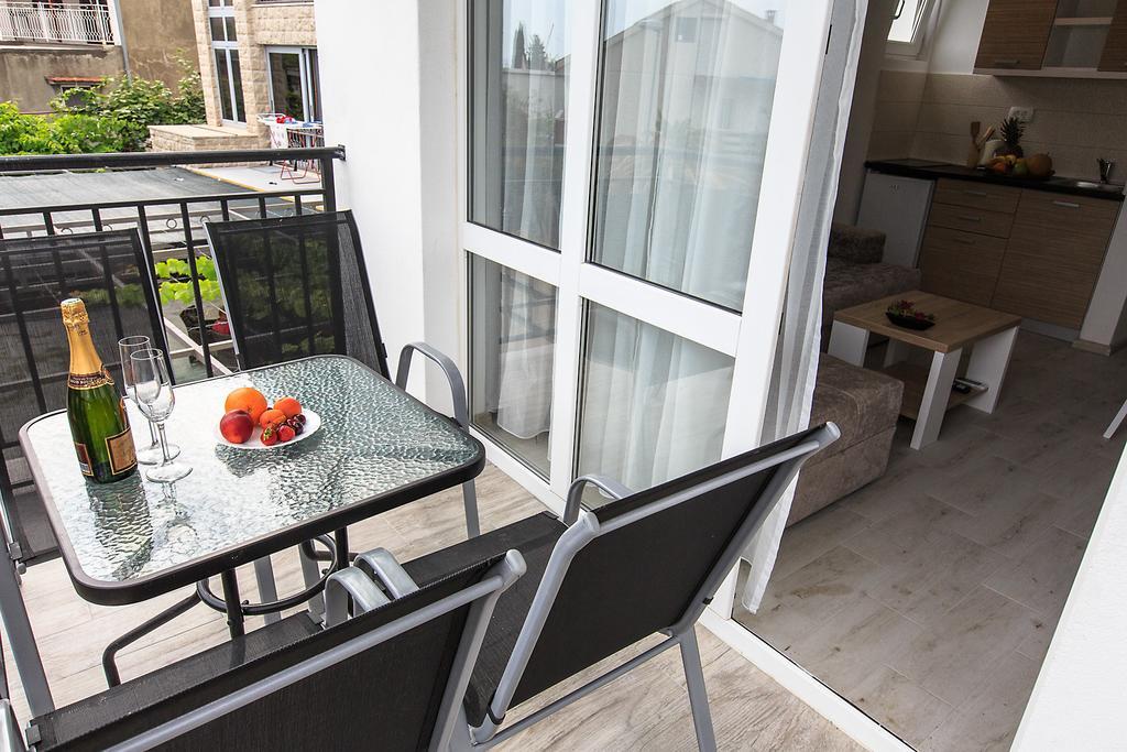 Apartments Saric Bar Luaran gambar