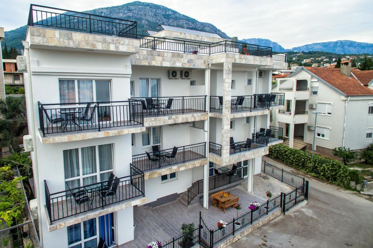 Apartments Saric Bar Luaran gambar